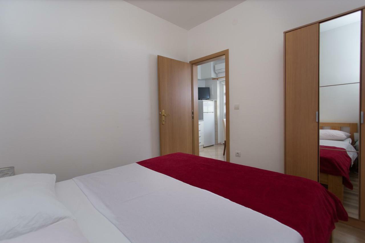 Apartment Ribica Kastela Bagian luar foto