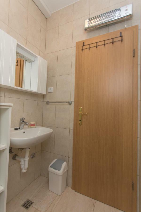 Apartment Ribica Kastela Bagian luar foto