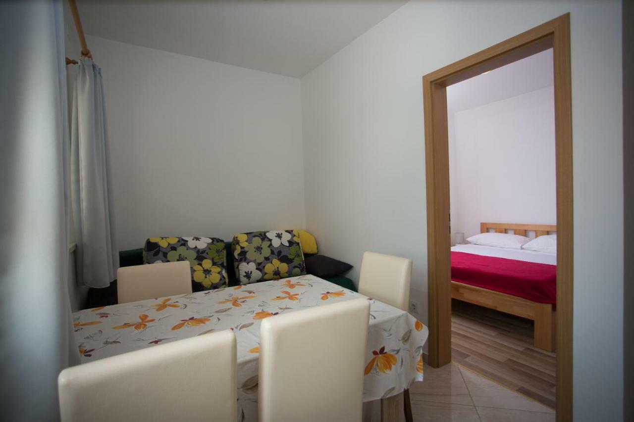 Apartment Ribica Kastela Bagian luar foto