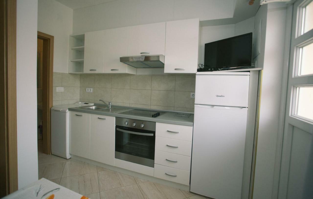 Apartment Ribica Kastela Bagian luar foto