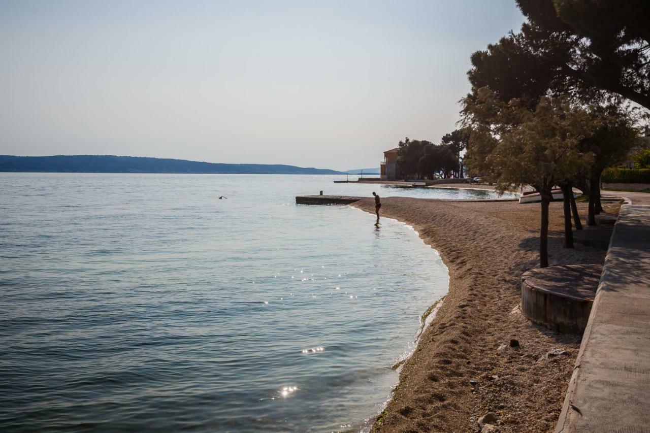 Apartment Ribica Kastela Bagian luar foto